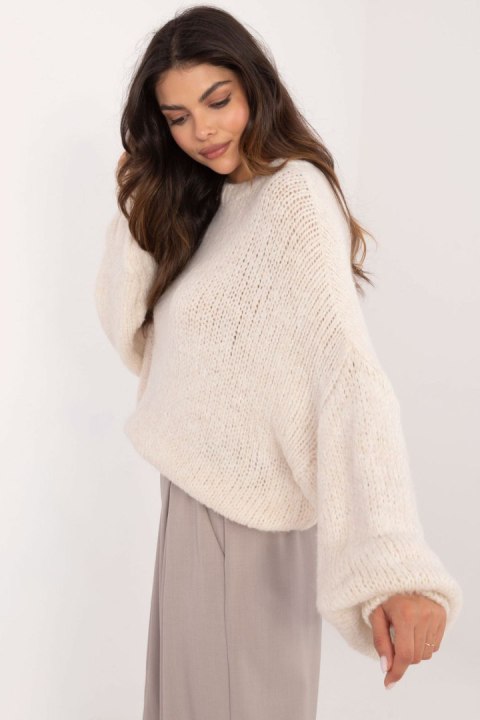 Sweter Damski Model TW-SW-BI-3565.69 Ecru - Och Bella Sweter Damski Model TW-SW-BI-3565.69 Ecru - Och Bella
