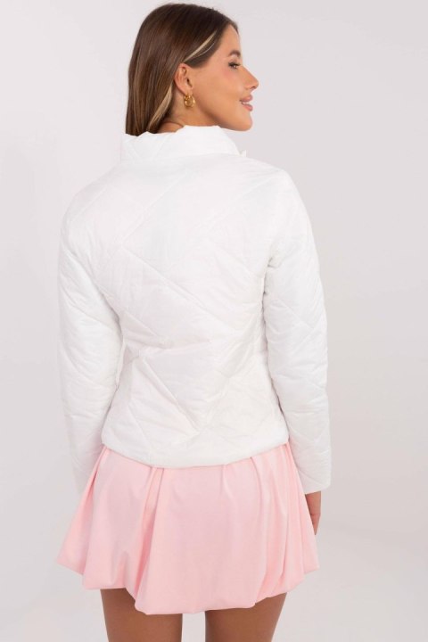 Kurtka Damska Model MI-KR-88630.60P White - Italy Moda Kurtka Damska Model MI-KR-88630.60P White - Italy Moda