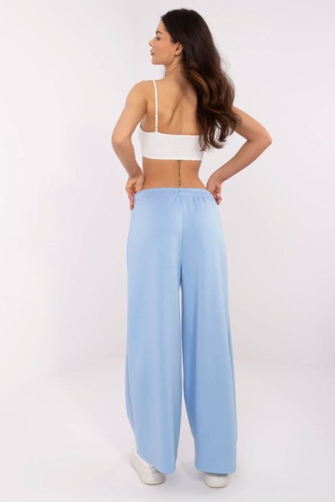 Spodnie Dresowe Model DHJ-SP-19617.62P Light Blue - Italy Moda Spodnie Dresowe Model DHJ-SP-19617.62P Light Blue - Italy Moda