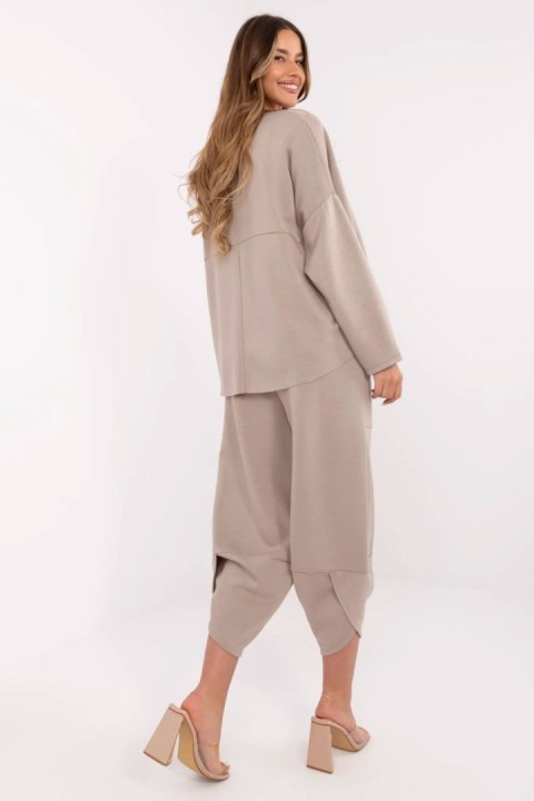 Spodnie Komplet Model MI-KMPL-M56491.09 Dark Beige - Italy Moda Spodnie Komplet Model MI-KMPL-M56491.09 Dark Beige - Italy Moda