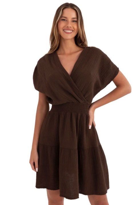 Sukienka Model MI-SK-92160.00 Dark Brown - Italy Moda Sukienka Model MI-SK-92160.00 Dark Brown - Italy Moda