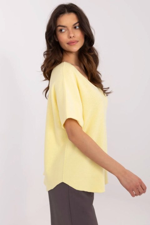 Sweter Damski Model MO-SW-0702.36 Light Yellow - Italy Moda Sweter Damski Model MO-SW-0702.36 Light Yellow - Italy Moda