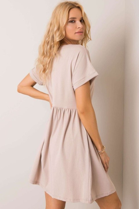 Sukienka Model RV-SK-5672.03P Beige - Rue Paris Sukienka Model RV-SK-5672.03P Beige - Rue Paris