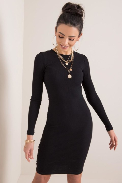 Sukienka Model RV-SK-5131.18P Black - Rue Paris Sukienka Model RV-SK-5131.18P Black - Rue Paris