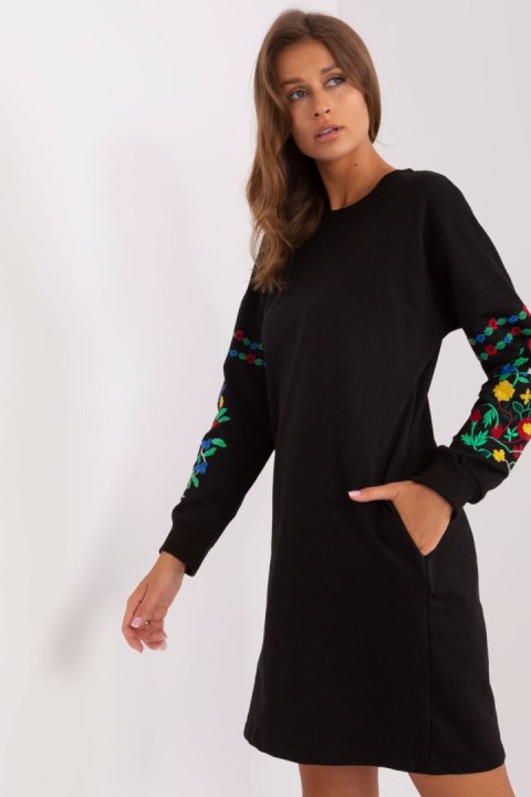 Sukienka Model RV-SK-8979.94P Black - Rue Paris Sukienka Model RV-SK-8979.94P Black - Rue Paris