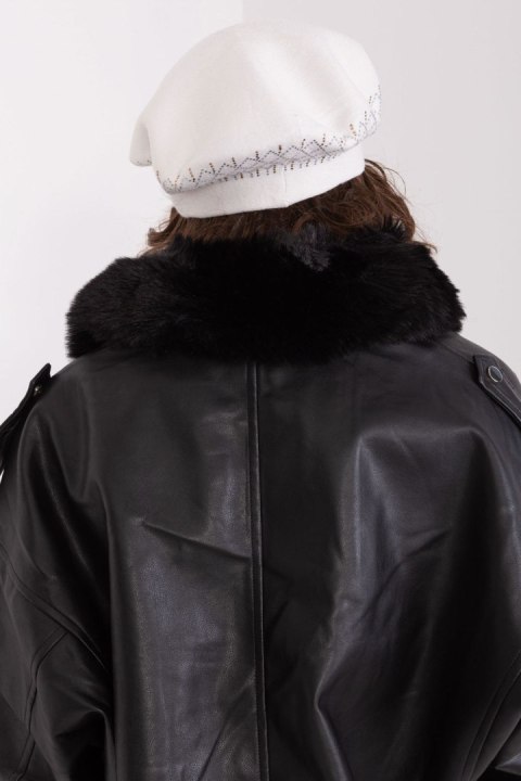 Beret Model AT-CZ-231605.04P Ecru - AT Beret Model AT-CZ-231605.04P Ecru - AT