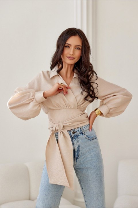 Bluzka Model Bella BEZ BLU0205 Beige - Roco Fashion Bluzka Model Bella BEZ BLU0205 Beige - Roco Fashion