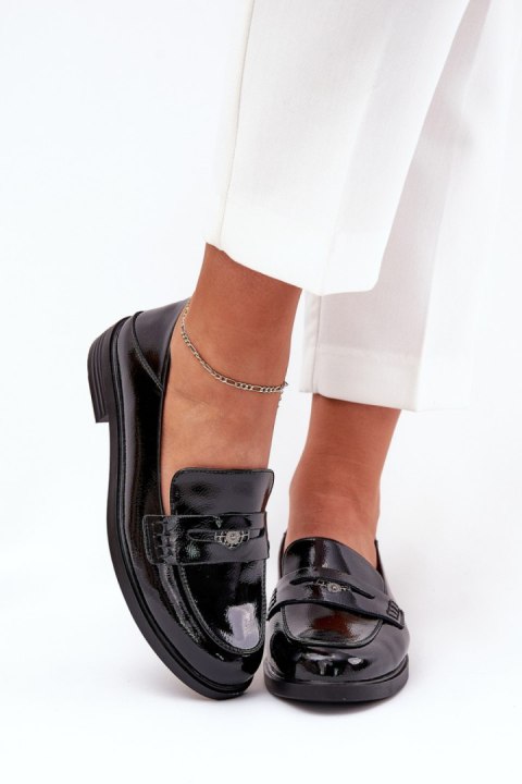 Mokasyny Model Vinceza 18100 Black Lakier - Step in style