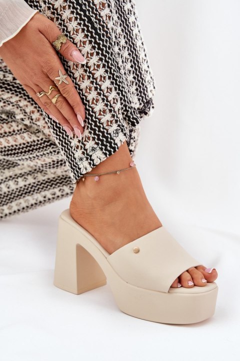 Sandał Klapki Model Tamirella 218-2 Light Beige - Step in style Sandał Klapki Model Tamirella 218-2 Light Beige - Step in style