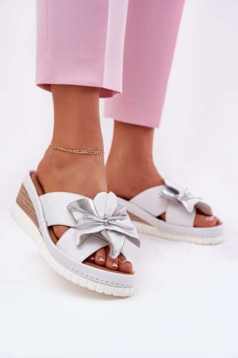 Sandał Klapki Model Artiker 54C0538 White/Silver - Step in style Sandał Klapki Model Artiker 54C0538 White/Silver - Step in style