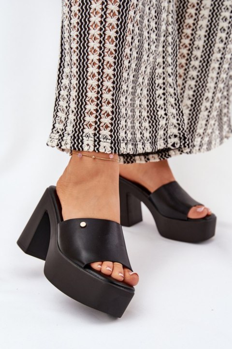 Sandał Klapki Model Tamirella 218-2 Black - Step in style Sandał Klapki Model Tamirella 218-2 Black - Step in style