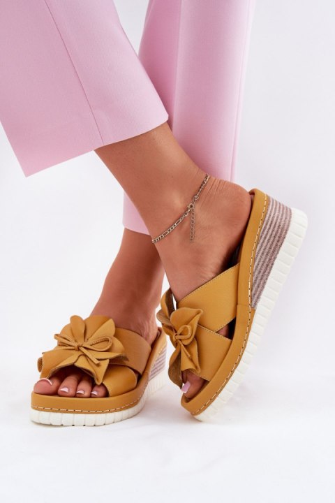 Sandał Klapki Model Artiker 52C0504 Yellow - Step in style Sandał Klapki Model Artiker 52C0504 Yellow - Step in style