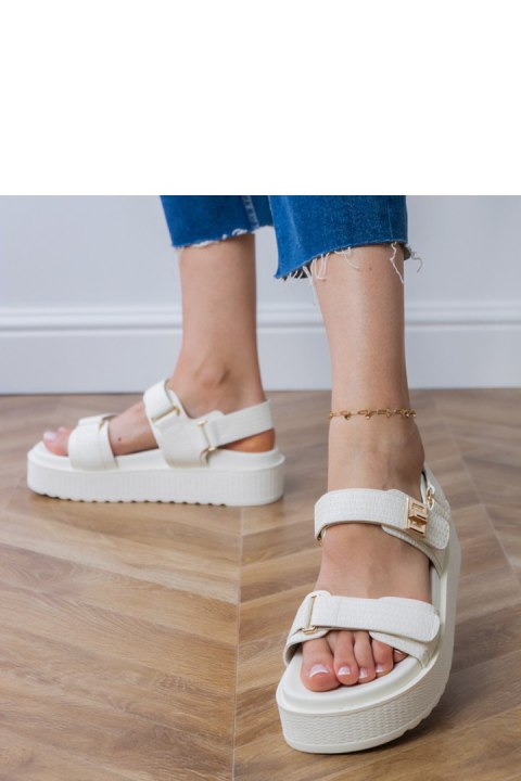 Sandały Model Areka YQ77-19 White - PRIMO Sandały Model Areka YQ77-19 White - PRIMO
