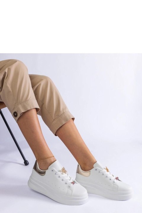 Białe sneakersy na platformie zdobione motylkiem Aranda - Solea Białe sneakersy na platformie zdobione motylkiem Aranda - Solea